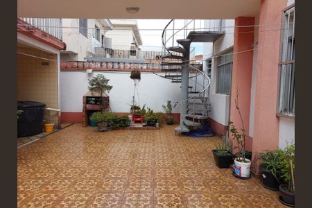 Casa à venda com 280m², 3 quartos e 6 vagas Casa à venda com 280m², 3 quartos e 6 vagasFoto 01