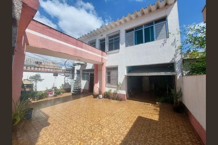 Casa à venda com 280m², 3 quartos e 6 vagas Casa à venda com 280m², 3 quartos e 6 vagasFoto 01