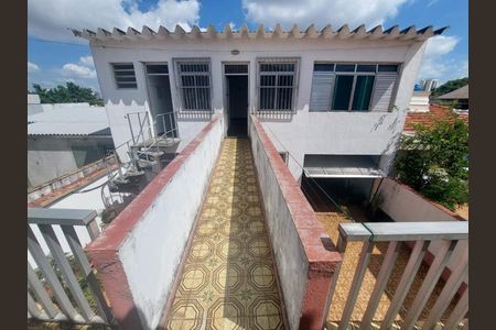 Casa à venda com 280m², 3 quartos e 6 vagas Casa à venda com 280m², 3 quartos e 6 vagasFoto 01