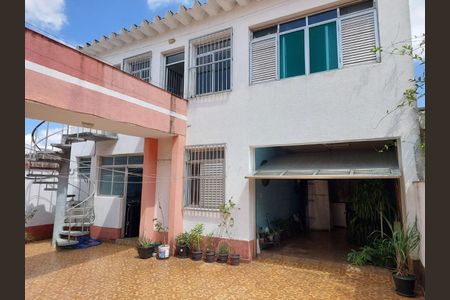 Casa à venda com 280m², 3 quartos e 6 vagas Casa à venda com 280m², 3 quartos e 6 vagasFoto 01