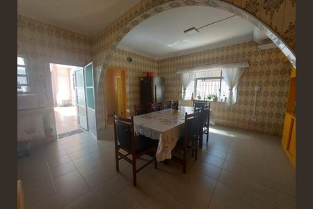 Casa à venda com 280m², 3 quartos e 6 vagas Casa à venda com 280m², 3 quartos e 6 vagasFoto 01