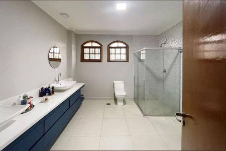 Casa à venda com 560m², 5 quartos e 4 vagas