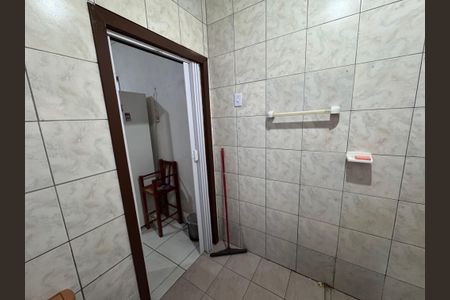 Casa à venda com 120m², 3 quartos e 2 vagas Casa à venda com 120m², 3 quartos e 2 vagasBanheiro