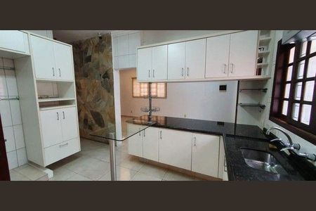 Casa à venda com 140m², 3 quartos e 3 vagas