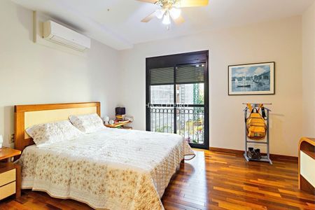 Apartamento à venda com 217m², 4 quartos e 4 vagas