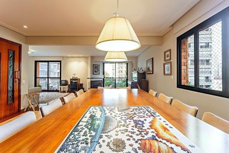 Apartamento à venda com 217m², 4 quartos e 4 vagas