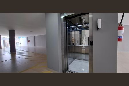 Apartamento à venda com 100m², 2 quartos e 1 vagaElevador