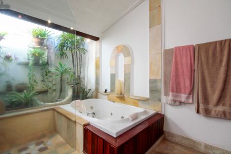 Apartamento à venda com 292m², 4 quartos e 2 vagasBanheiro Quarto 4 suíte máster