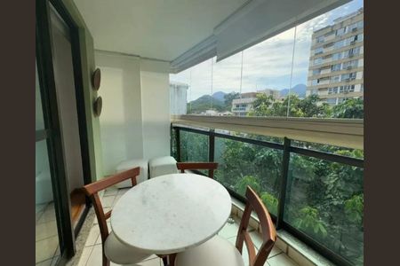 Apartamento à venda com 82m², 2 quartos e 1 vaga