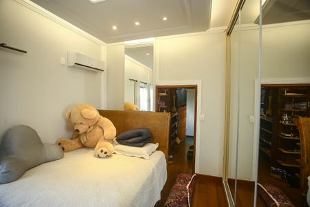 Apartamento à venda com 200m², 4 quartos e 1 vaga Apartamento à venda com 200m², 4 quartos e 1 vagaQuarto 5