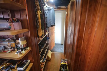 Apartamento à venda com 200m², 4 quartos e 1 vaga Apartamento à venda com 200m², 4 quartos e 1 vagaCloset do quarto 5