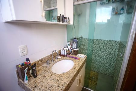 Apartamento à venda com 200m², 4 quartos e 1 vaga Apartamento à venda com 200m², 4 quartos e 1 vagaBanheiro