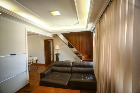 Apartamento à venda com 200m², 4 quartos e 1 vaga Apartamento à venda com 200m², 4 quartos e 1 vagaSala