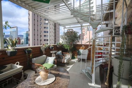 Apartamento à venda com 200m², 4 quartos e 1 vaga Apartamento à venda com 200m², 4 quartos e 1 vagaTerraço