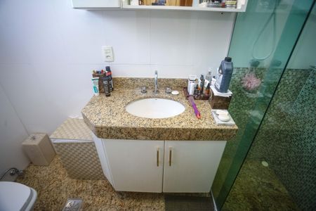 Apartamento à venda com 200m², 4 quartos e 1 vaga Apartamento à venda com 200m², 4 quartos e 1 vagaBanheiro