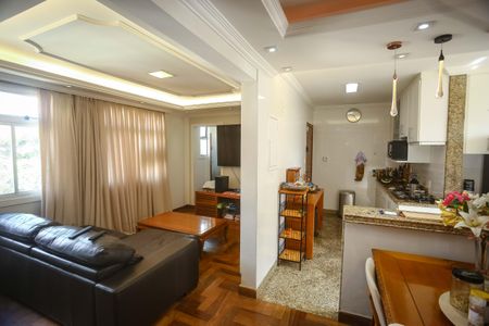 Apartamento à venda com 200m², 4 quartos e 1 vaga Apartamento à venda com 200m², 4 quartos e 1 vagaSala