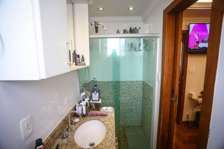 Apartamento à venda com 200m², 4 quartos e 1 vaga Apartamento à venda com 200m², 4 quartos e 1 vagaBanheiro