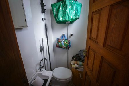 Apartamento à venda com 200m², 4 quartos e 1 vaga Apartamento à venda com 200m², 4 quartos e 1 vagaBanheiro de Serviço