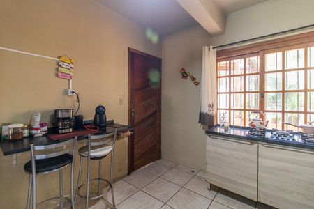 Casa à venda com 250m², 3 quartos e 3 vagas Casa à venda com 250m², 3 quartos e 3 vagasCozinha