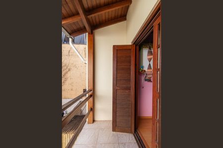 Casa à venda com 250m², 3 quartos e 3 vagas Casa à venda com 250m², 3 quartos e 3 vagasVaranda Quarto 1
