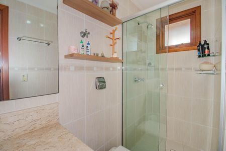 Apartamento à venda com 265m², 3 quartos e 3 vagas Apartamento à venda com 265m², 3 quartos e 3 vagasBanheiro Social