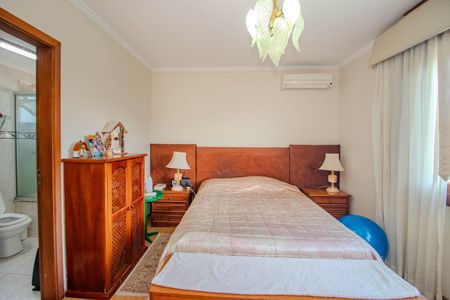 Apartamento à venda com 265m², 3 quartos e 3 vagas Apartamento à venda com 265m², 3 quartos e 3 vagasSuíte