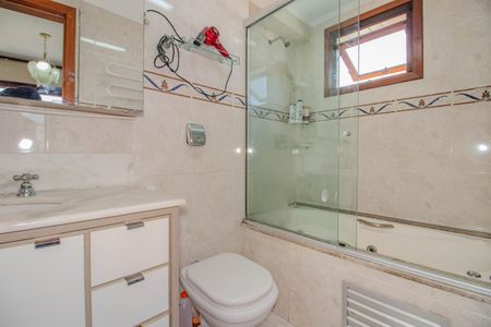 Apartamento à venda com 265m², 3 quartos e 3 vagas Apartamento à venda com 265m², 3 quartos e 3 vagasBanheiro da Suíte