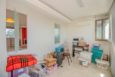 Apartamento à venda com 265m², 3 quartos e 3 vagas Apartamento à venda com 265m², 3 quartos e 3 vagasCobertura - Quarto Auxiliar