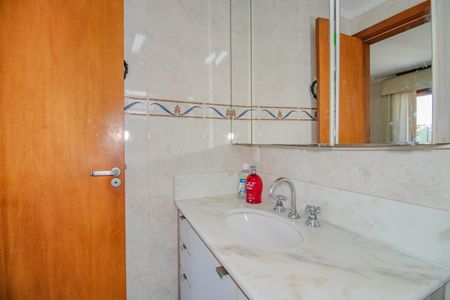 Apartamento à venda com 265m², 3 quartos e 3 vagas Apartamento à venda com 265m², 3 quartos e 3 vagasBanheiro da Suíte