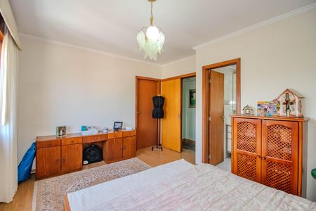 Apartamento à venda com 265m², 3 quartos e 3 vagas Apartamento à venda com 265m², 3 quartos e 3 vagasSuíte