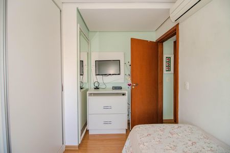 Apartamento à venda com 265m², 3 quartos e 3 vagas Apartamento à venda com 265m², 3 quartos e 3 vagasQuarto 1