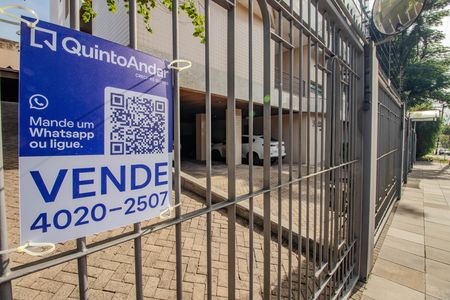 Apartamento à venda com 265m², 3 quartos e 3 vagas Apartamento à venda com 265m², 3 quartos e 3 vagasPlaquinha