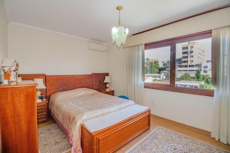 Apartamento à venda com 265m², 3 quartos e 3 vagas Apartamento à venda com 265m², 3 quartos e 3 vagasSuíte