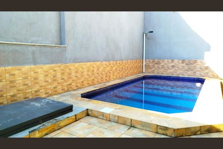 Casa para alugar com 300m², 3 quartos e 6 vagas Casa para alugar com 300m², 3 quartos e 6 vagasPiscina