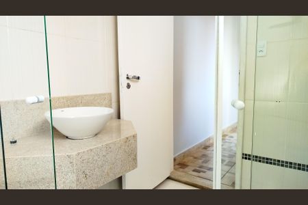 Casa para alugar com 300m², 3 quartos e 6 vagas Casa para alugar com 300m², 3 quartos e 6 vagasBanheiro da suite 3