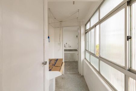 Apartamento à venda com 98m², 2 quartos e 1 vaga Apartamento à venda com 98m², 2 quartos e 1 vagaLavanderia