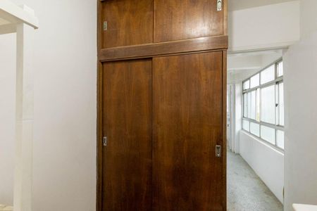 Apartamento à venda com 98m², 2 quartos e 1 vaga Apartamento à venda com 98m², 2 quartos e 1 vagaQuarto de Serviço