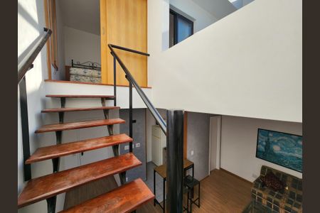 Apartamento para alugar com 75m², 1 quarto e 2 vagas Apartamento para alugar com 75m², 1 quarto e 2 vagasEscada Lateral