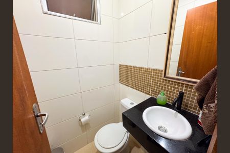 Casa à venda com 84m², 2 quartos e 2 vagas Casa à venda com 84m², 2 quartos e 2 vagasLavabo