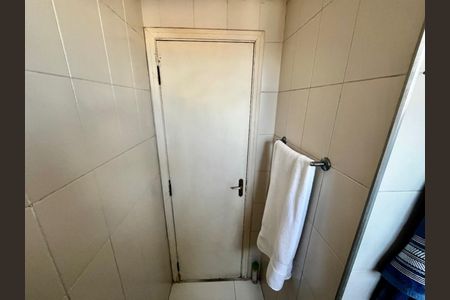Apartamento à venda com 58m², 2 quartos e 1 vaga Apartamento à venda com 58m², 2 quartos e 1 vagaBanheiro