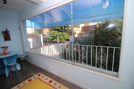 Casa à venda com 119m², 3 quartos e 1 vagaVaranda - Frente