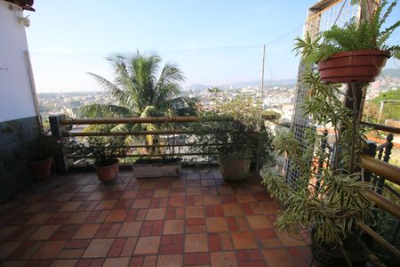 Casa à venda com 119m², 3 quartos e 1 vagaVaranda - Fundos