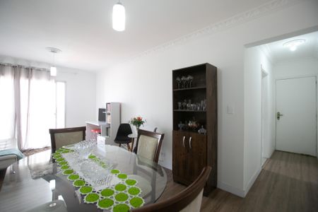 Apartamento à venda com 72m², 2 quartos e 2 vagasSala