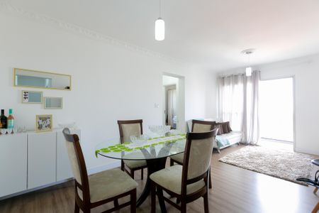 Apartamento à venda com 72m², 2 quartos e 2 vagasSala