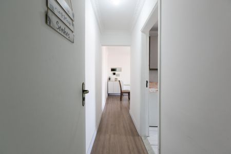 Apartamento à venda com 72m², 2 quartos e 2 vagasCorredor