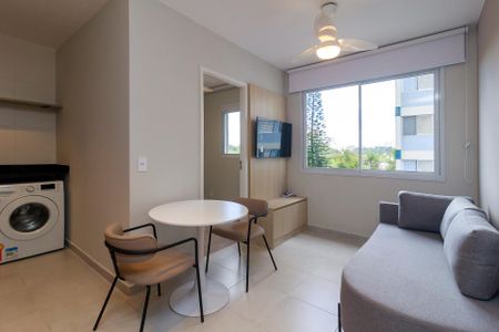 Sala de apartamento para alugar com 2 quartos, 34m² em Santo Amaro, São Paulo