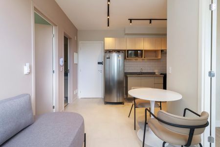 Sala de apartamento para alugar com 2 quartos, 34m² em Santo Amaro, São Paulo