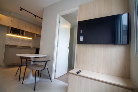 Sala de apartamento para alugar com 2 quartos, 36m² em Santo Amaro, São Paulo