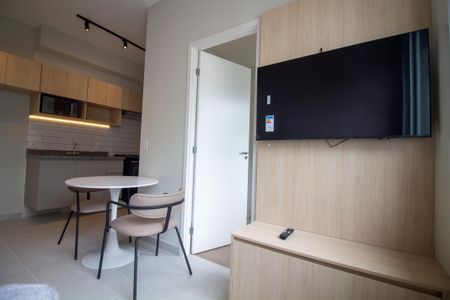 Sala de apartamento para alugar com 2 quartos, 34m² em Santo Amaro, São Paulo