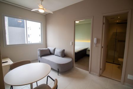 Sala de apartamento para alugar com 2 quartos, 34m² em Santo Amaro, São Paulo